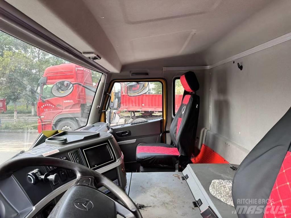 Sany STC1000T автокрани