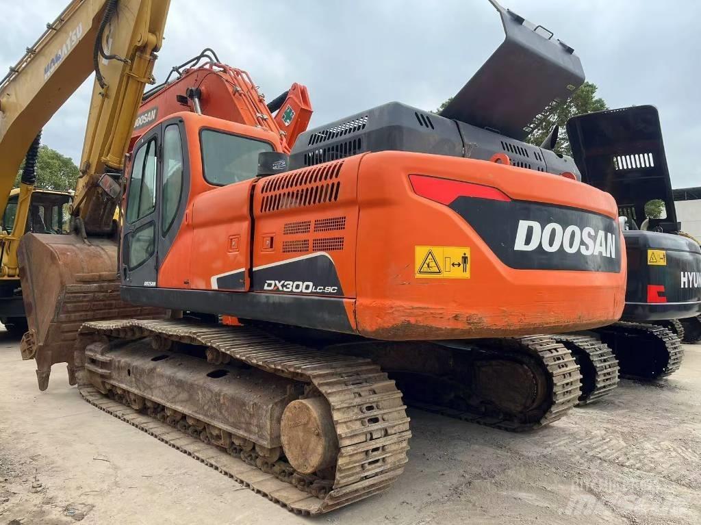 Doosan DX300LC-9C Гусеничні екскаватори