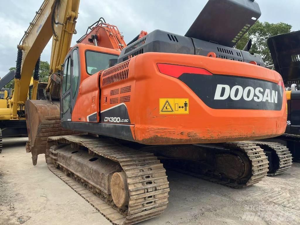 Doosan DX300LC-9C Гусеничні екскаватори