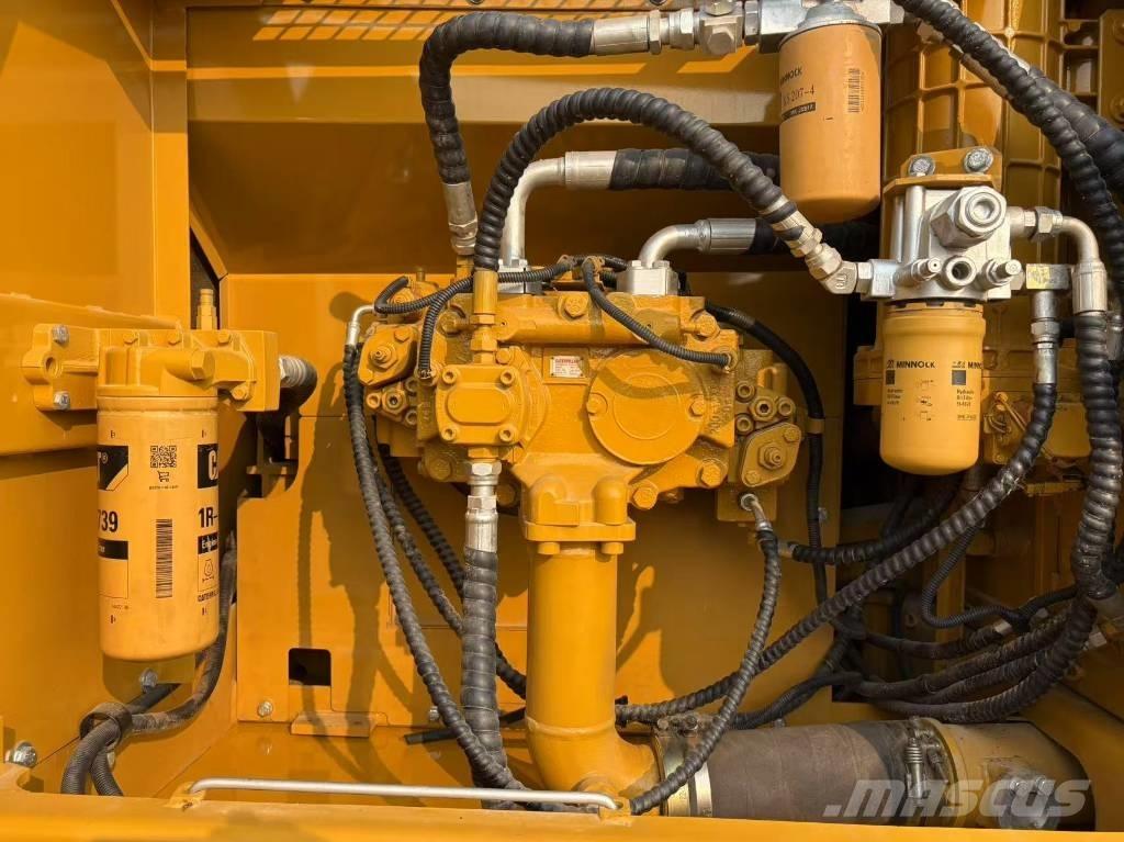 CAT 325 Гусеничні екскаватори