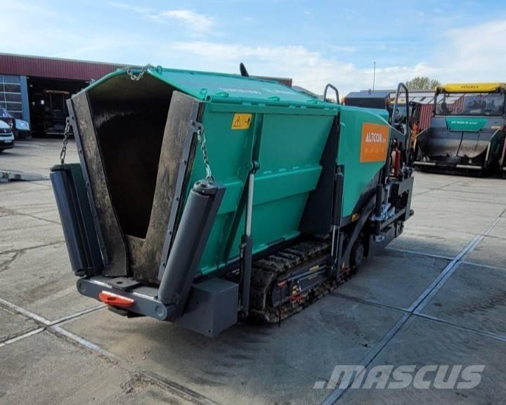 Vögele SUPER 800 Асфальтовкладачі