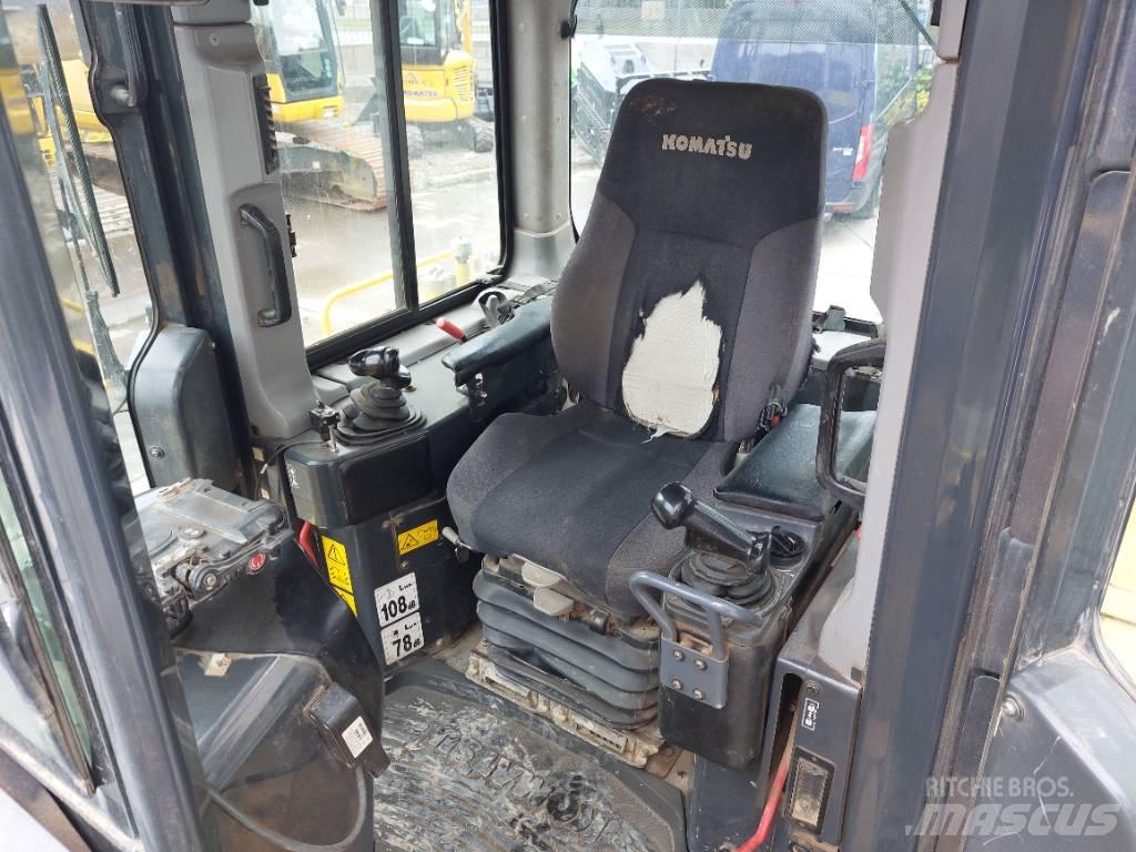 Komatsu D65PX-18 Гусеничні бульдозери