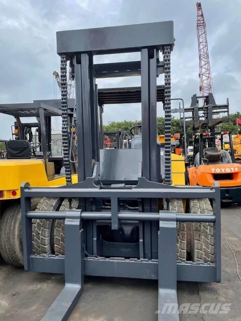 Komatsu 20 Ton Дизельні навантажувачі