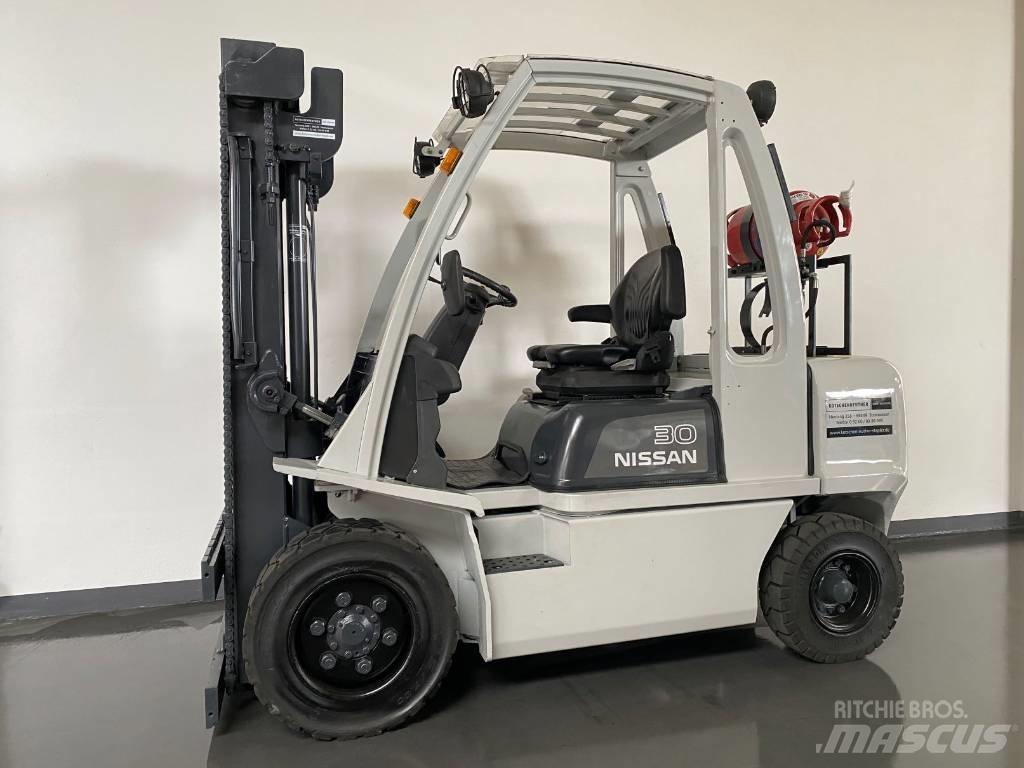 Nissan UG1D2A30LQ Газові навантажувачі