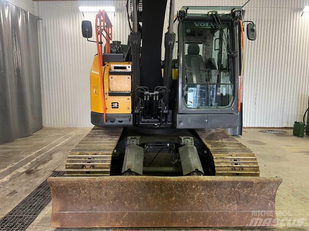 Volvo ECR 145 Гусеничні екскаватори
