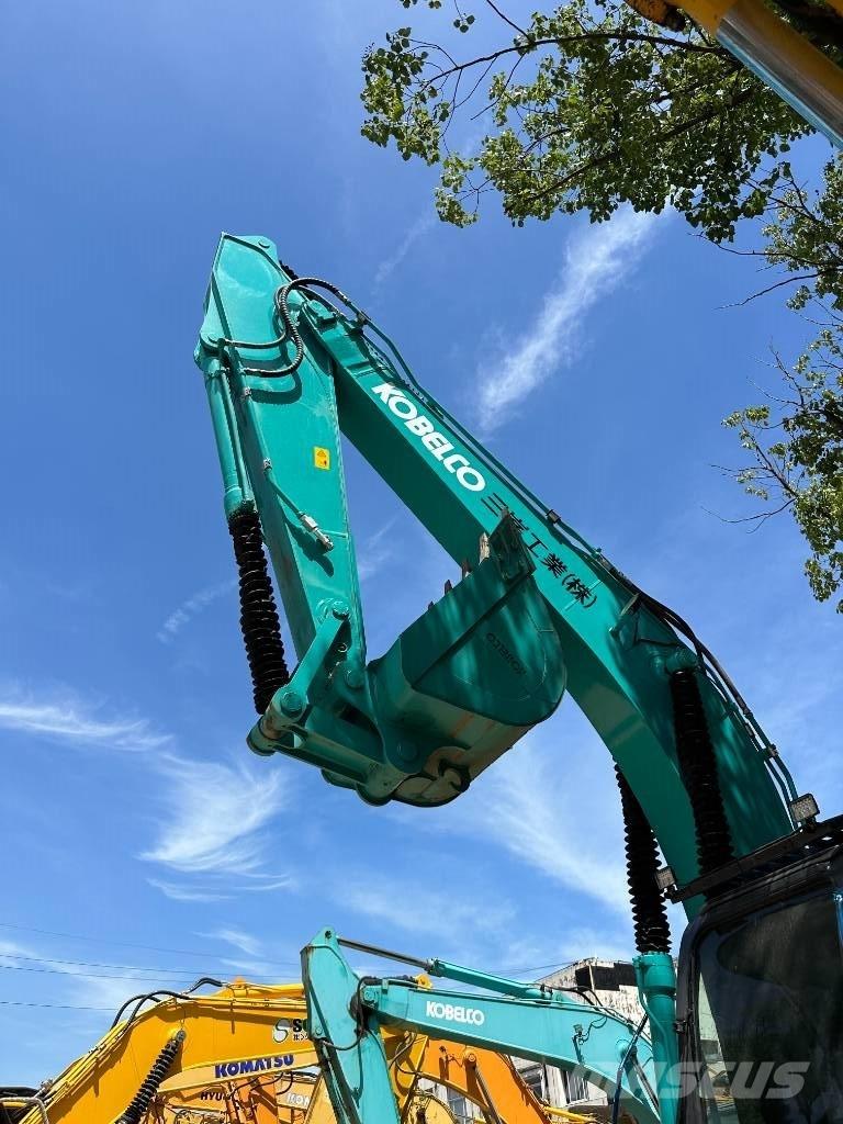 Kobelco SK 200 Гусеничні екскаватори