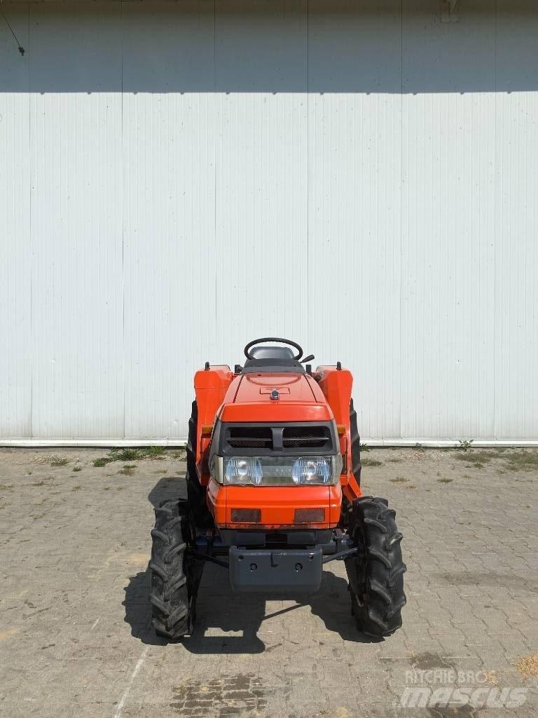 Kubota GL200 Трактори