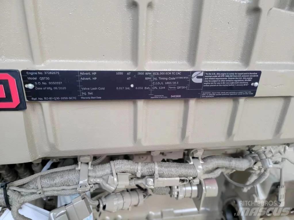 Cummins QST30 Двигуни