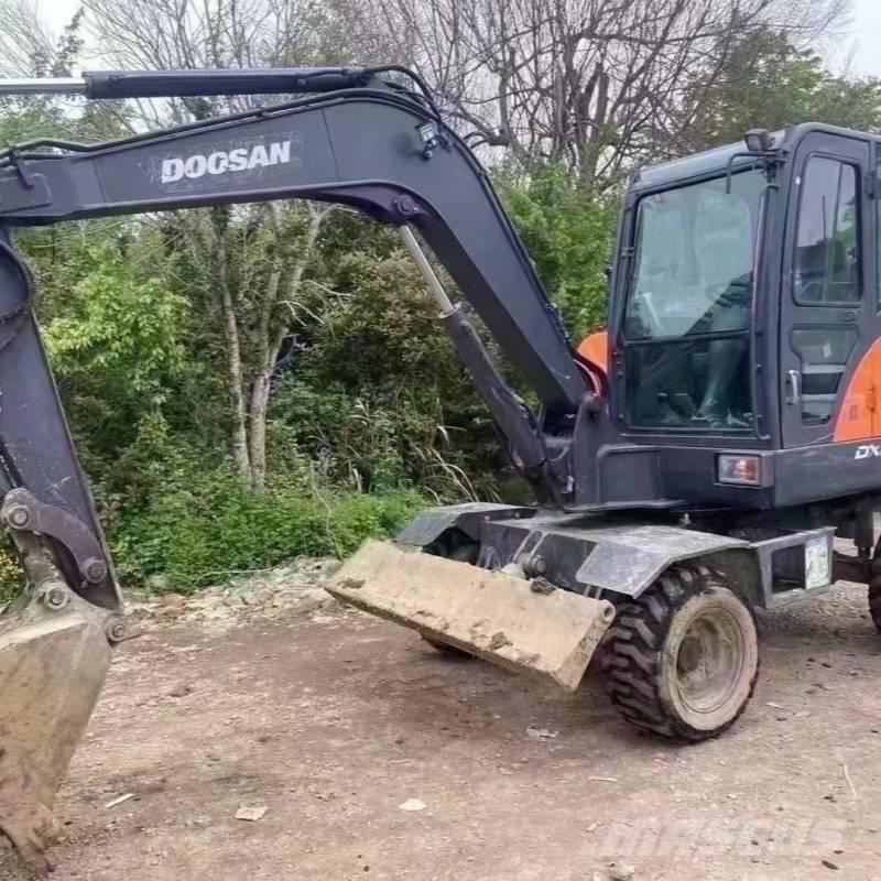 Doosan DX60W Колісні екскаватори