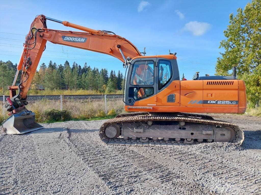 Doosan DX 225 LC Гусеничні екскаватори