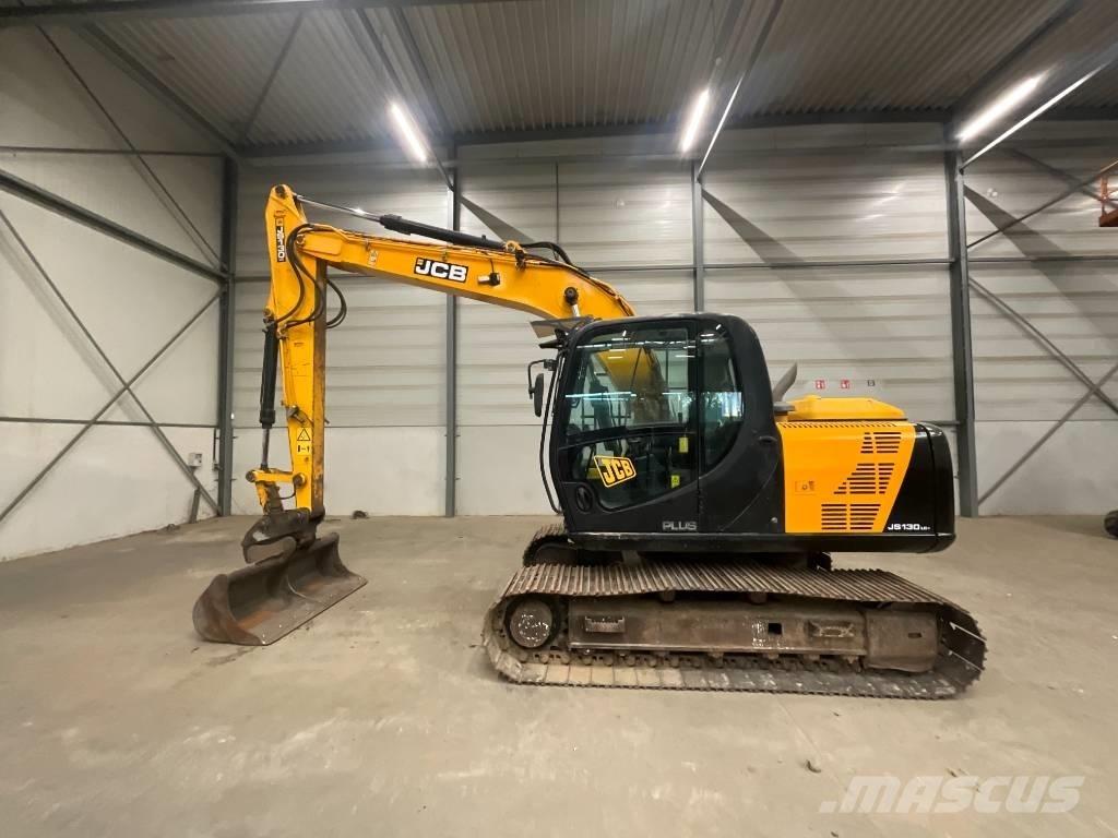 JCB JS 130 LC 4F Гусеничні екскаватори