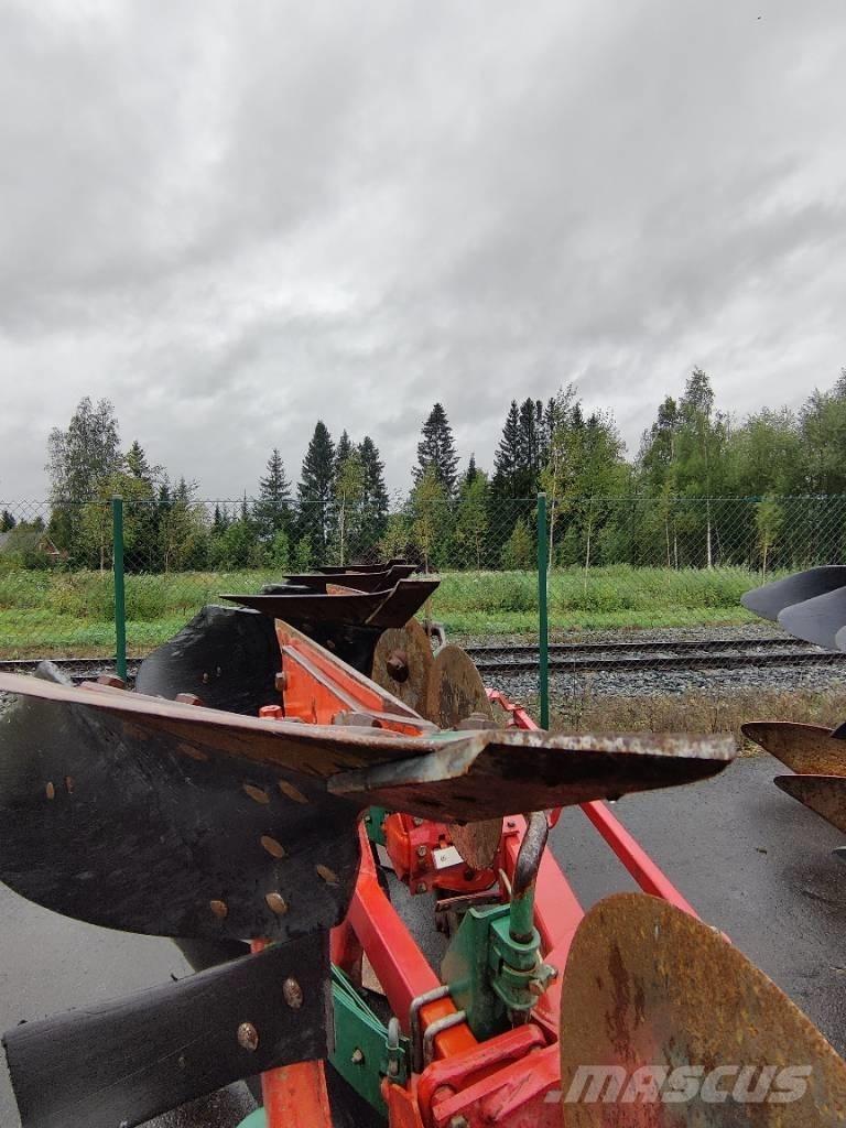 Kverneland EG85 Реверсивні плуги