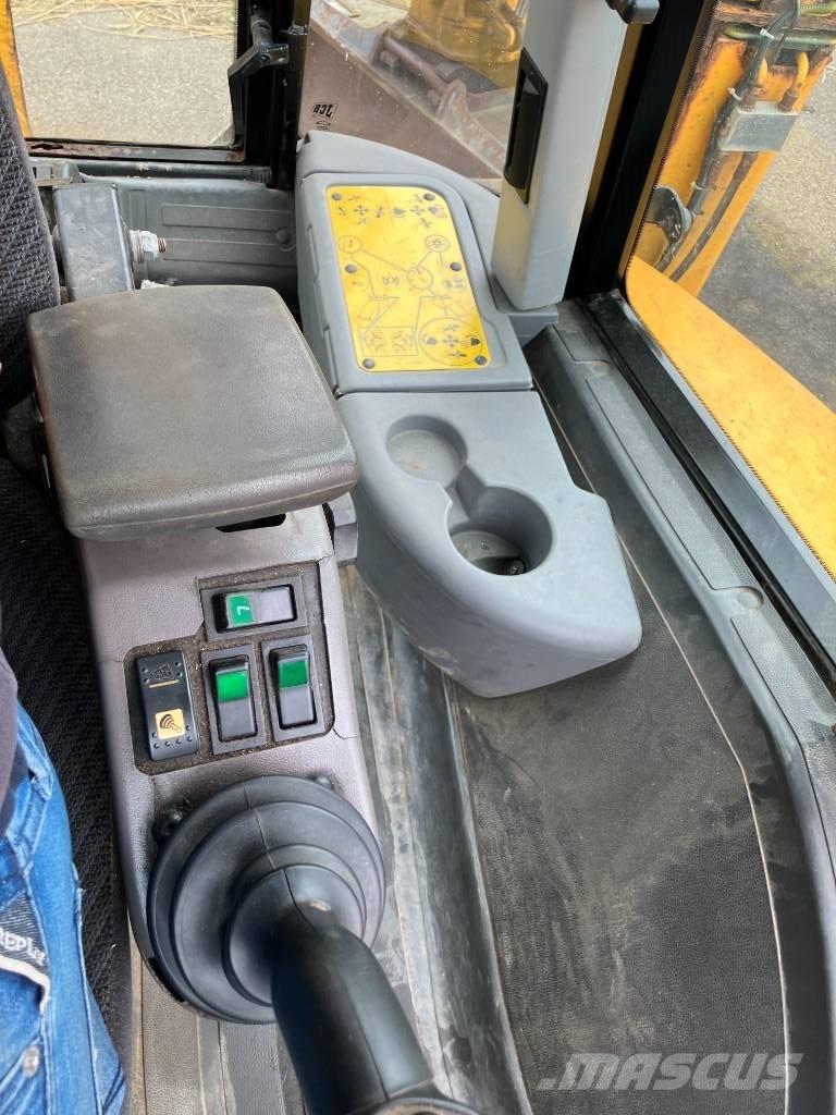 JCB 4 CX Екскаватори-навантажувачі