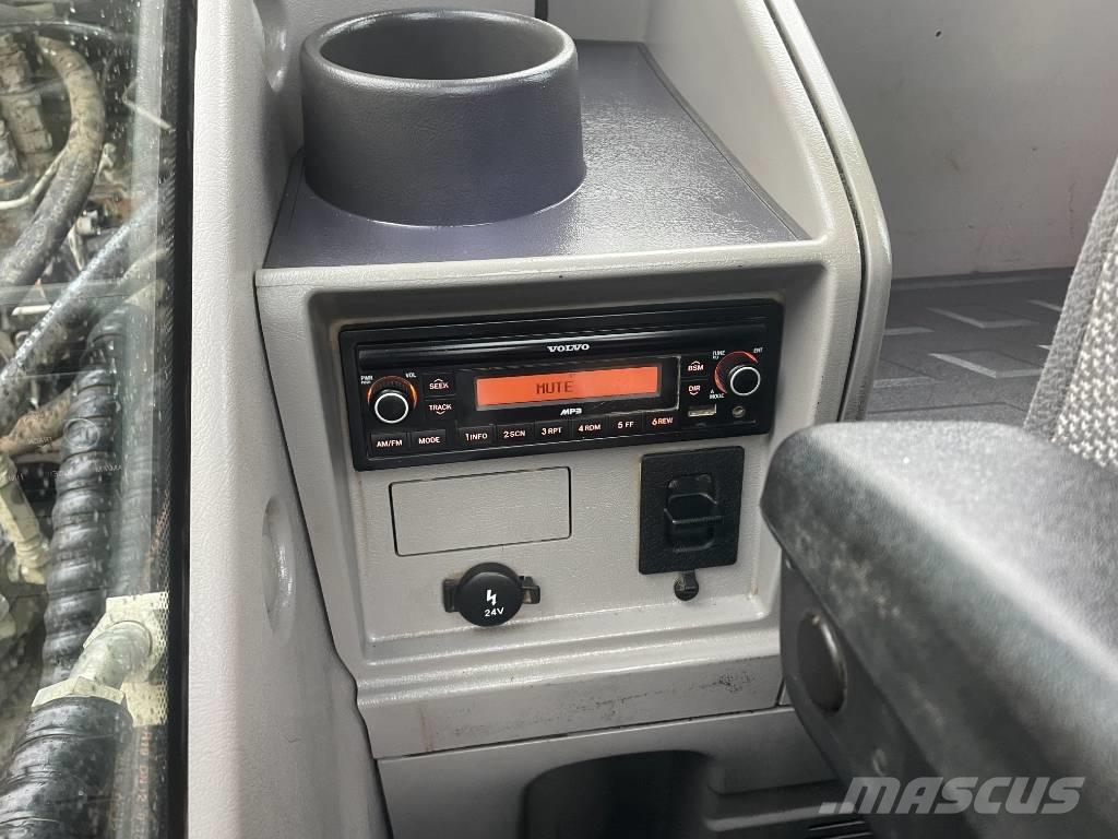 Volvo EC 140 EL Гусеничні екскаватори