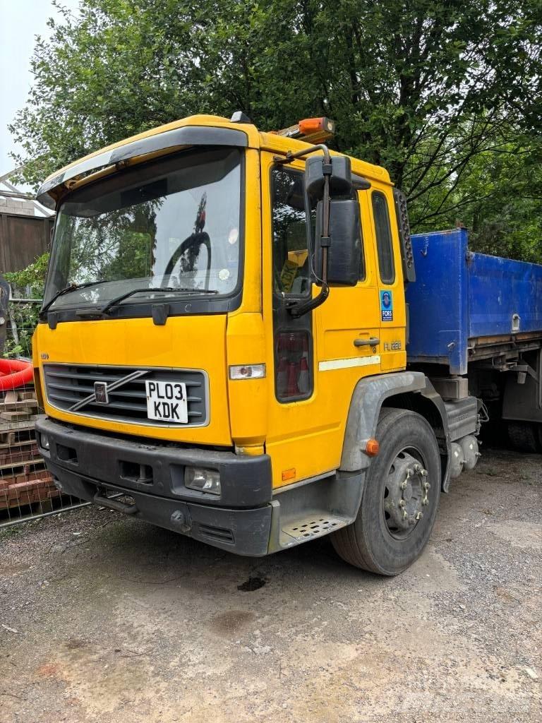 Volvo FL 220 Вантажівки-платформи/бокове розвантаження