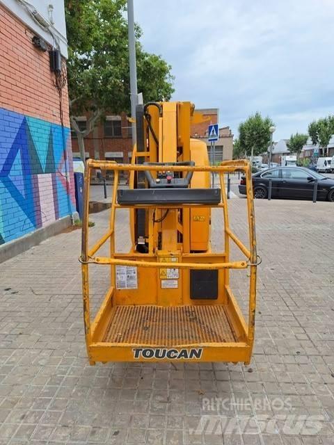 JLG Toucan 10 E Вертикальні щоглові підйомники