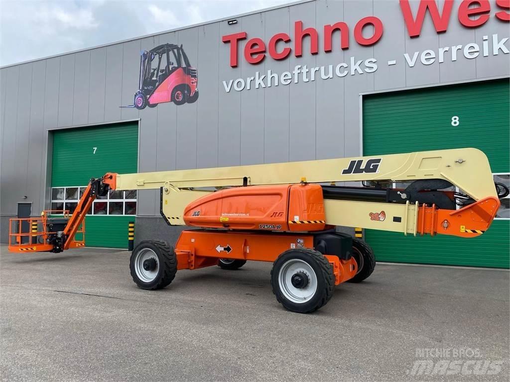 JLG 1250AJP Колінчаті підйомники