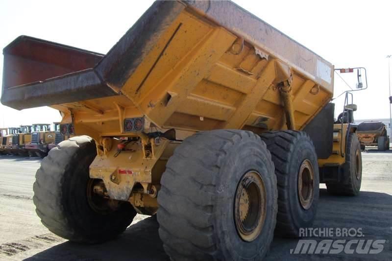 Bell B40D Зчленовані самоскиди