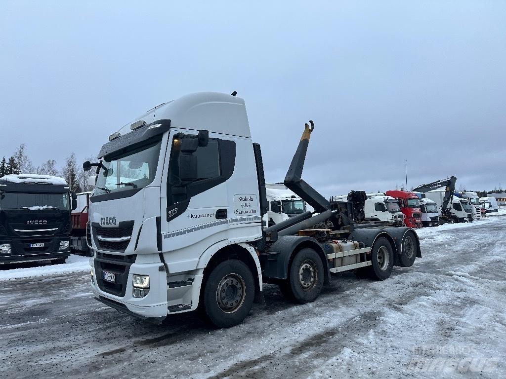Iveco X-Way 560 8x2 Вантажівки з гаковим підйомом