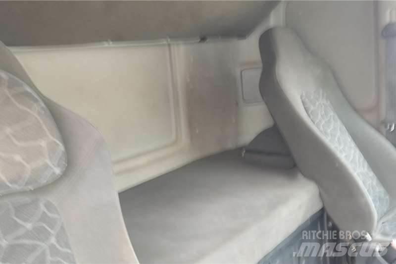 Daewoo KL3TX Вантажівки / спеціальні