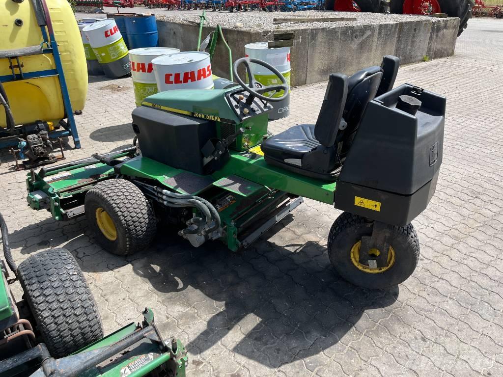 John Deere 2653 Самохідні газонокосарки