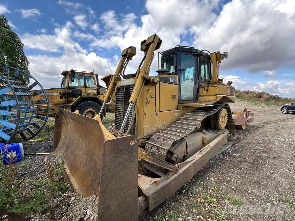 CAT D 6 T XL Гусеничні бульдозери