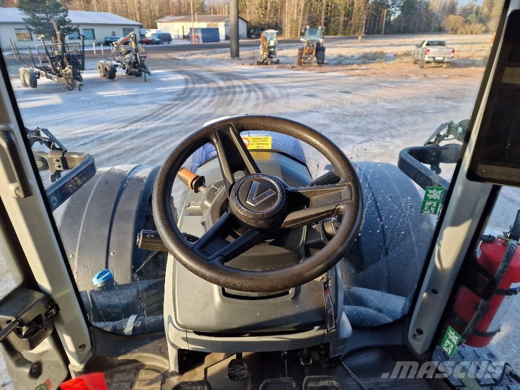 Valtra T 215 V Трактори