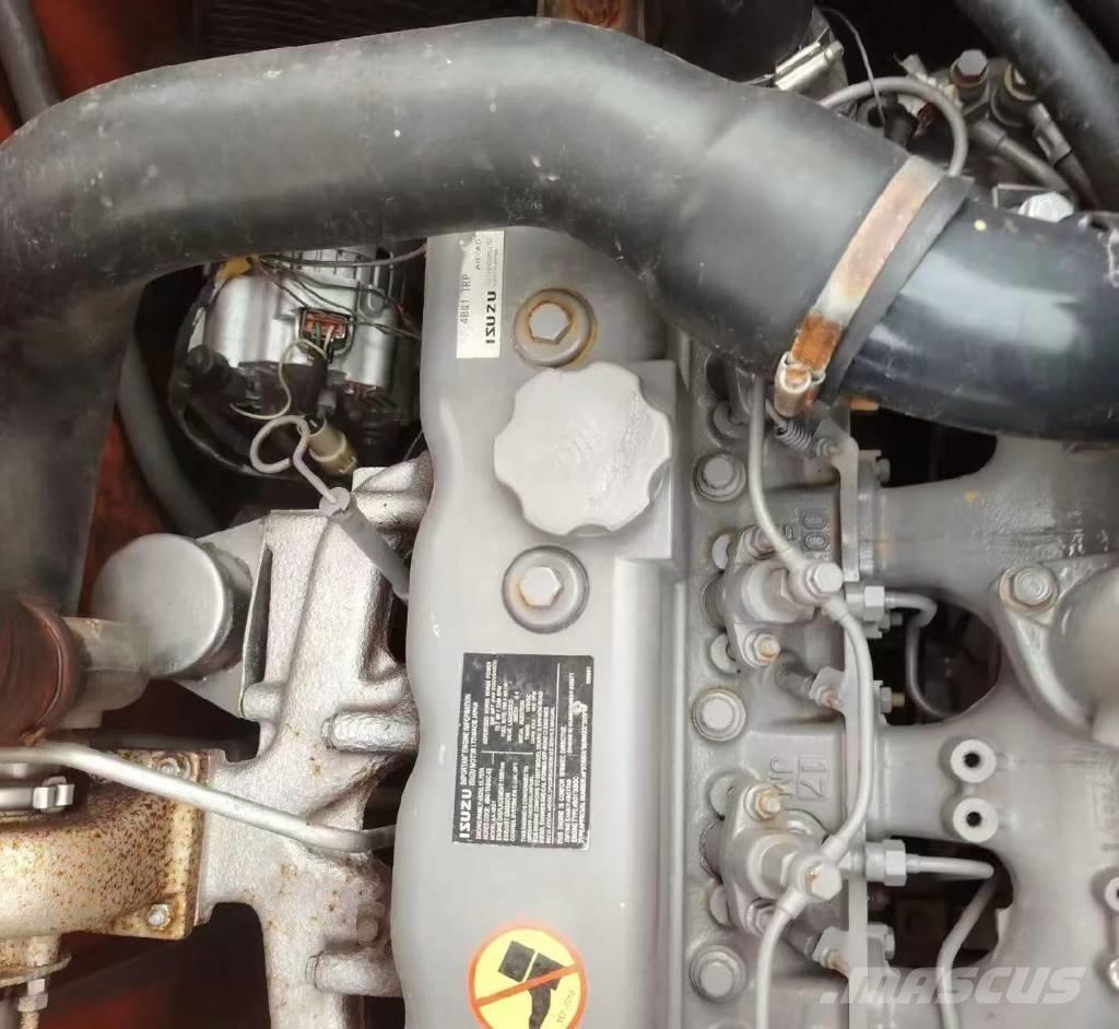 Hitachi 135US Гусеничні екскаватори