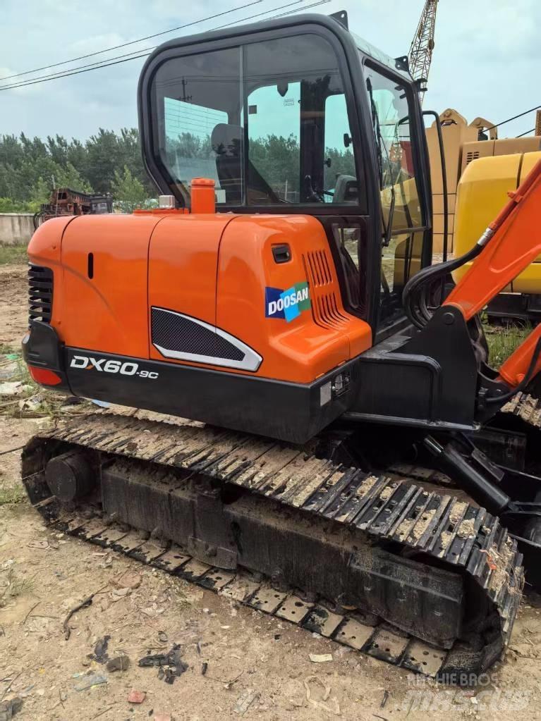 Doosan DX 60 Гусеничні екскаватори