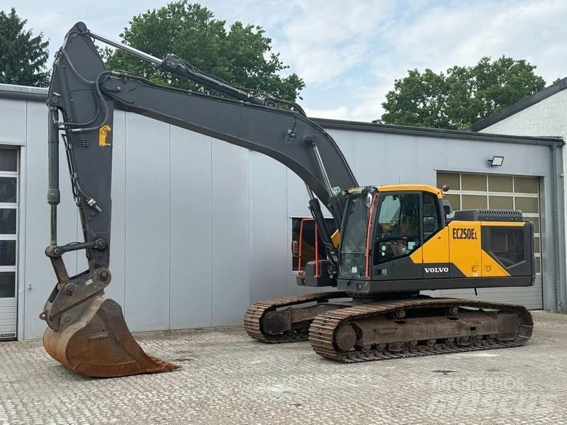 Volvo EC 250 EL Гусеничні екскаватори