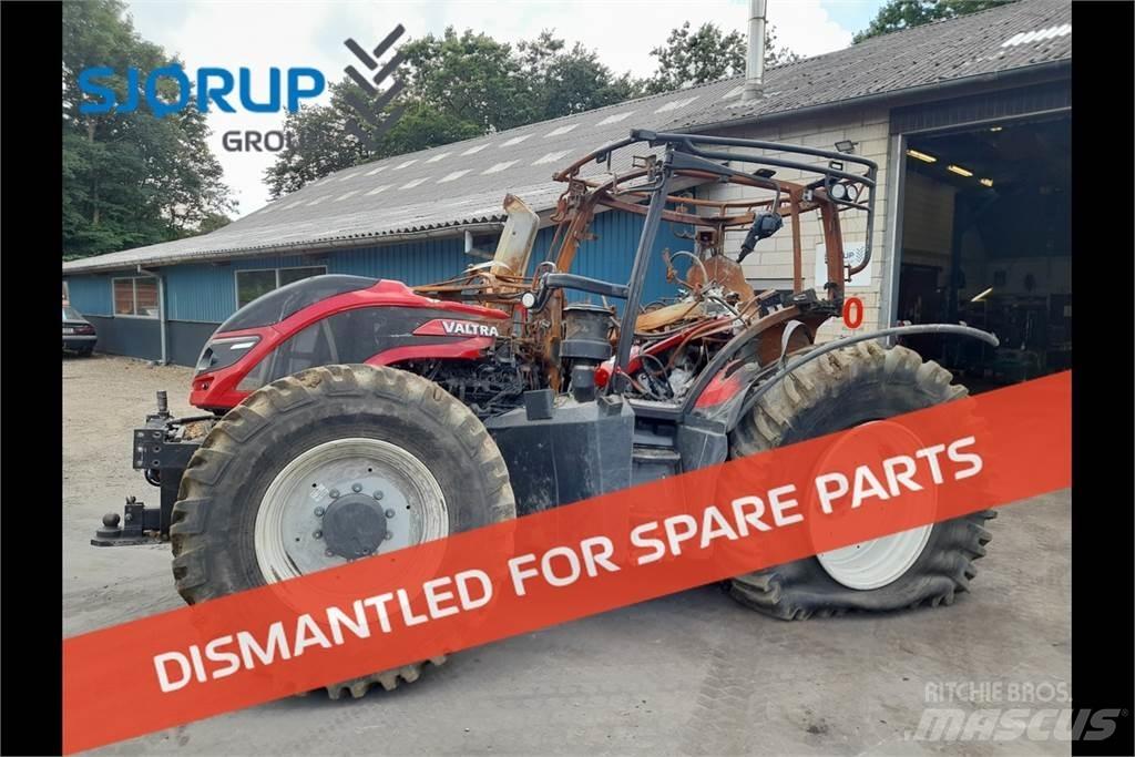 Valtra T254 Трактори