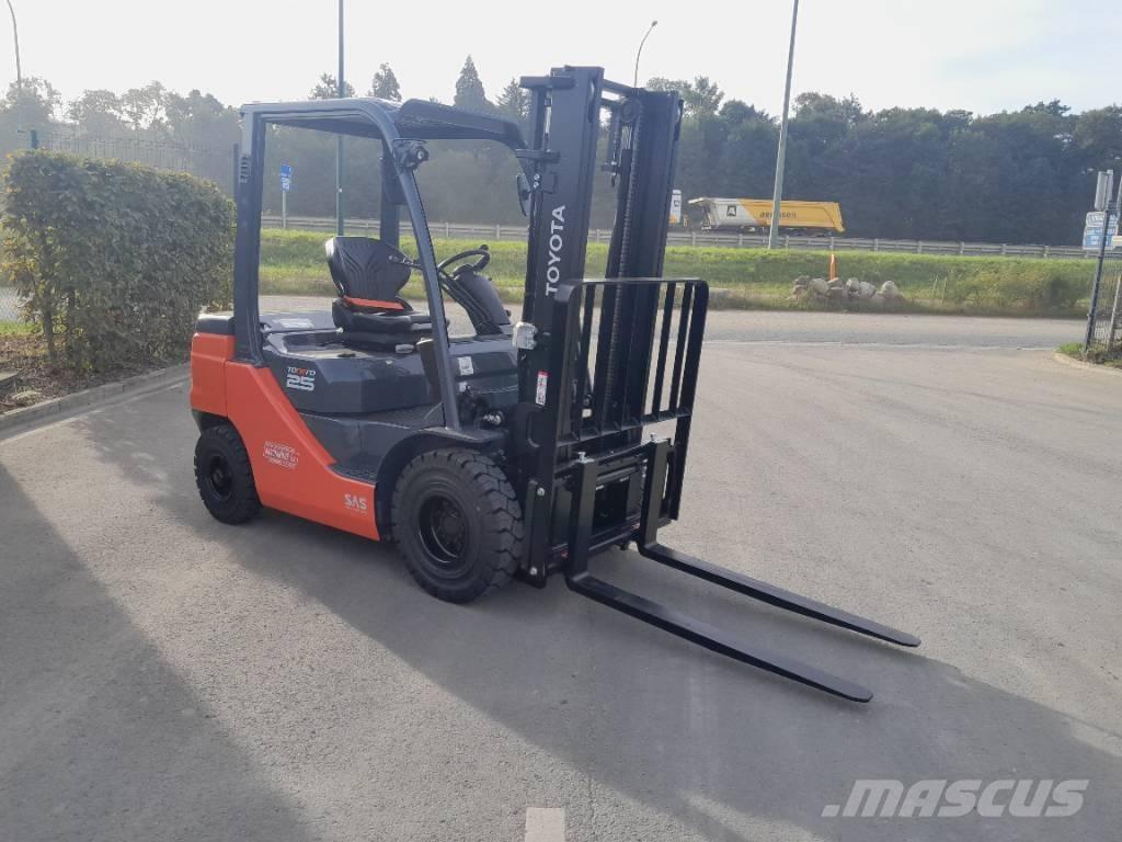 Toyota 52-8 FDF 25 Дизельні навантажувачі