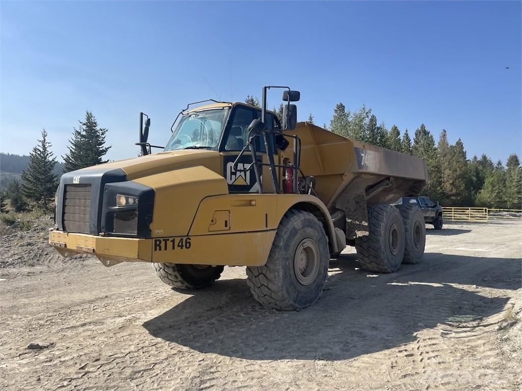 CAT 740B Зчленовані самоскиди