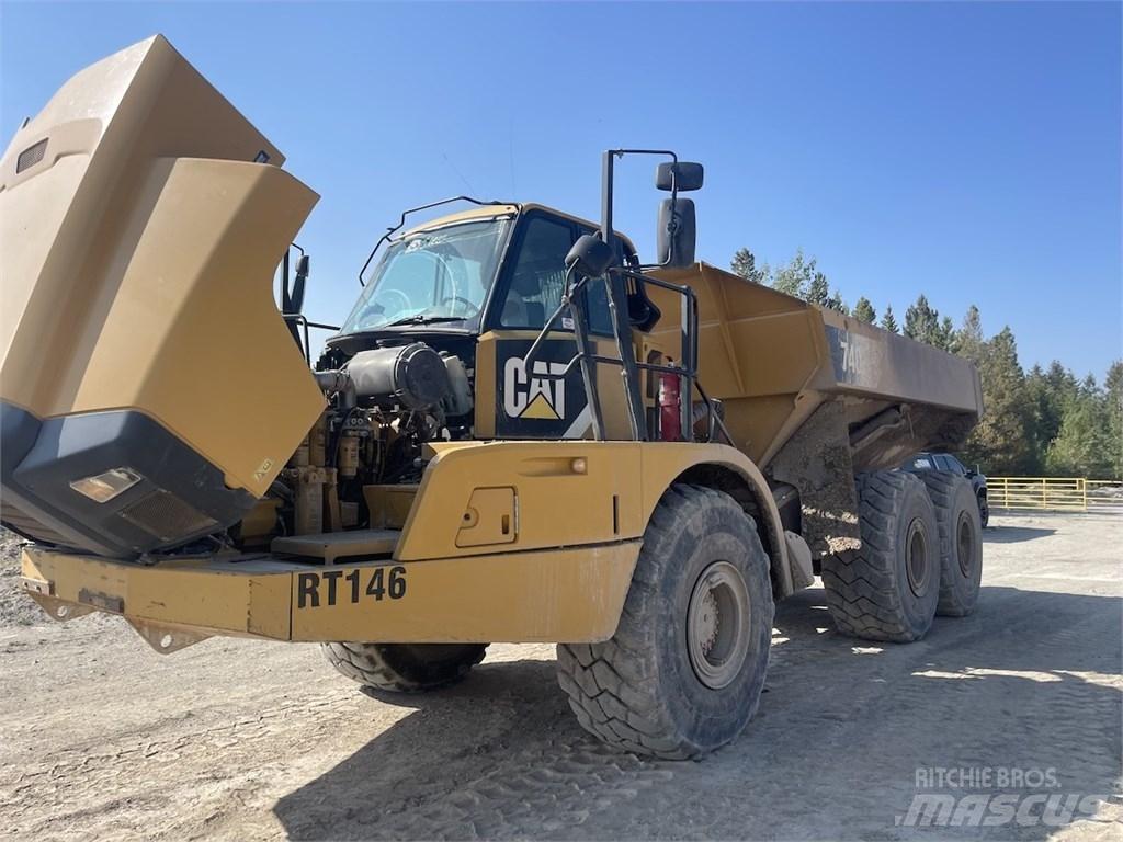 CAT 740B Зчленовані самоскиди