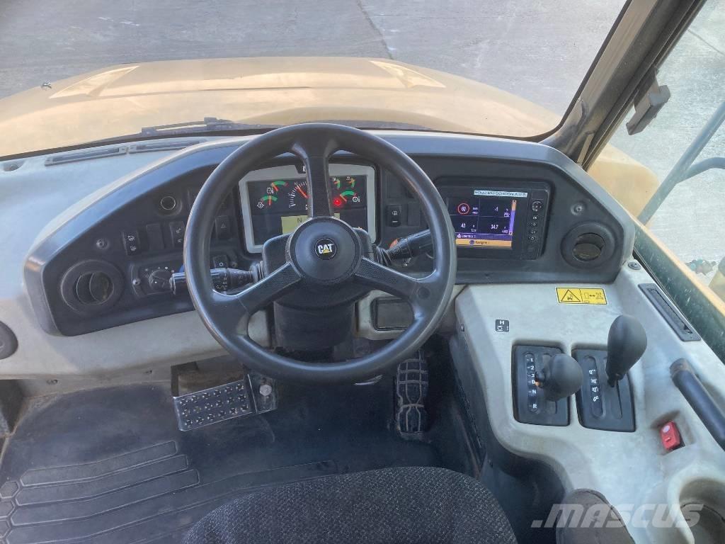 CAT 730 C Зчленовані самоскиди