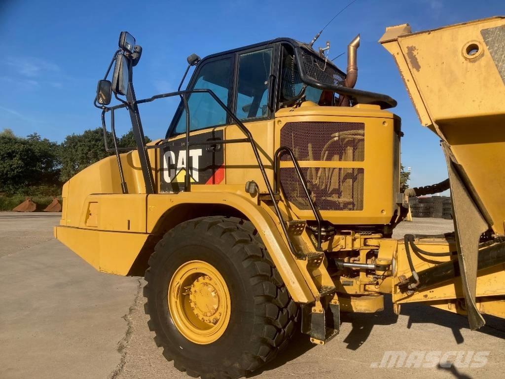 CAT 730 C Зчленовані самоскиди