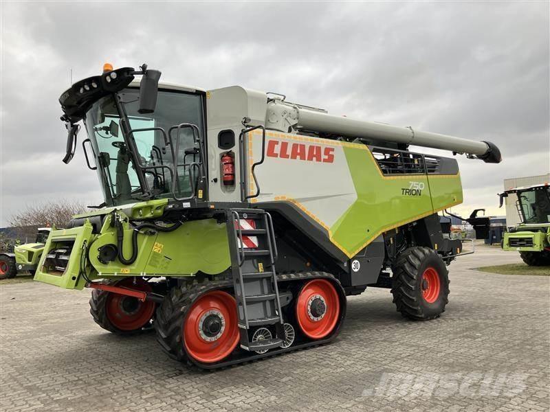 CLAAS TRION 750 TT Зернозбиральні комбайни