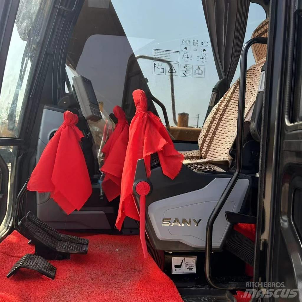Sany 135C Гусеничні екскаватори