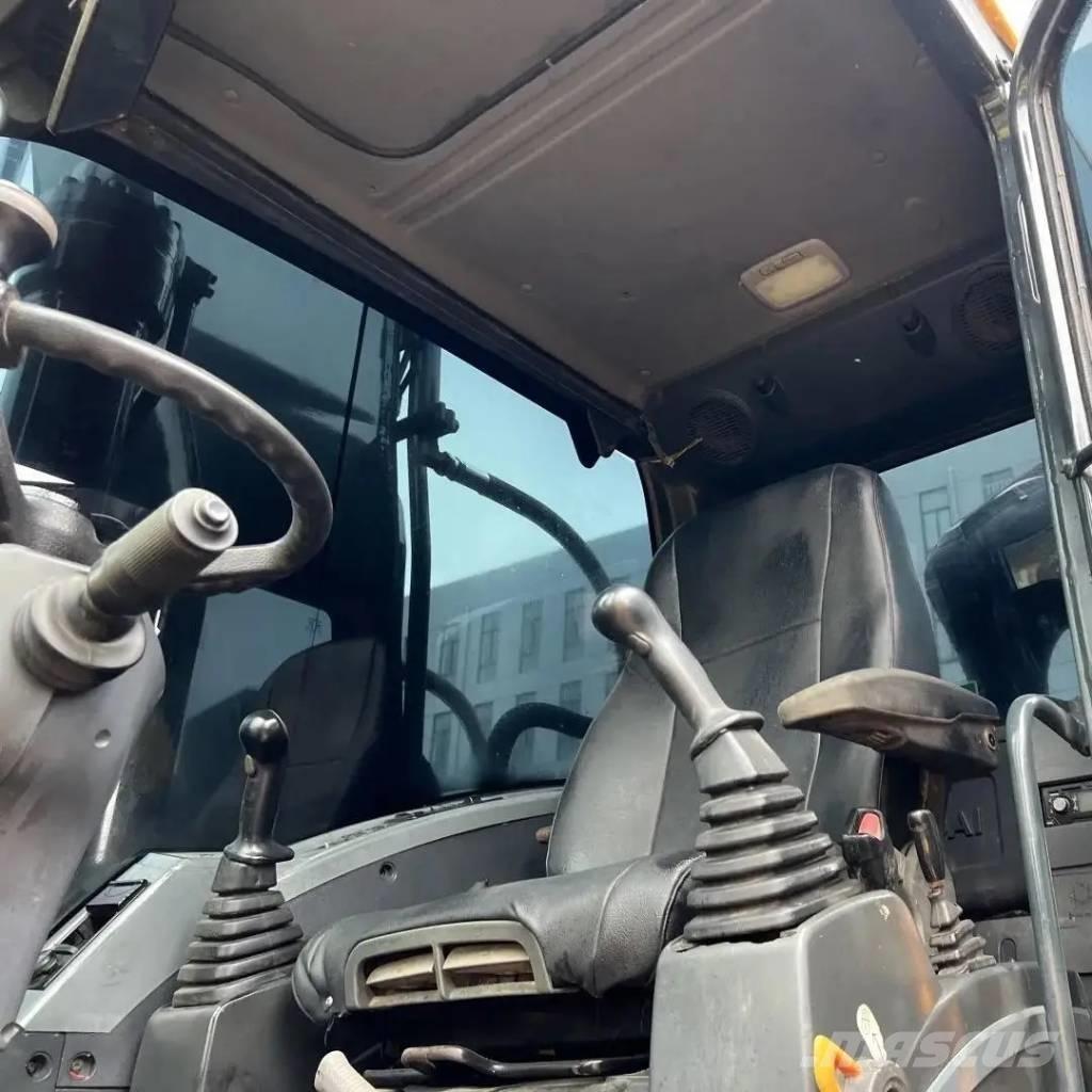 Hyundai R210W-9T Колісні екскаватори