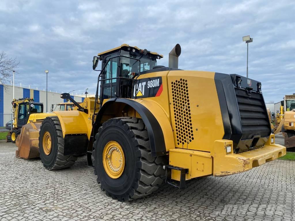 CAT 980M Фронтальні навантажувачі
