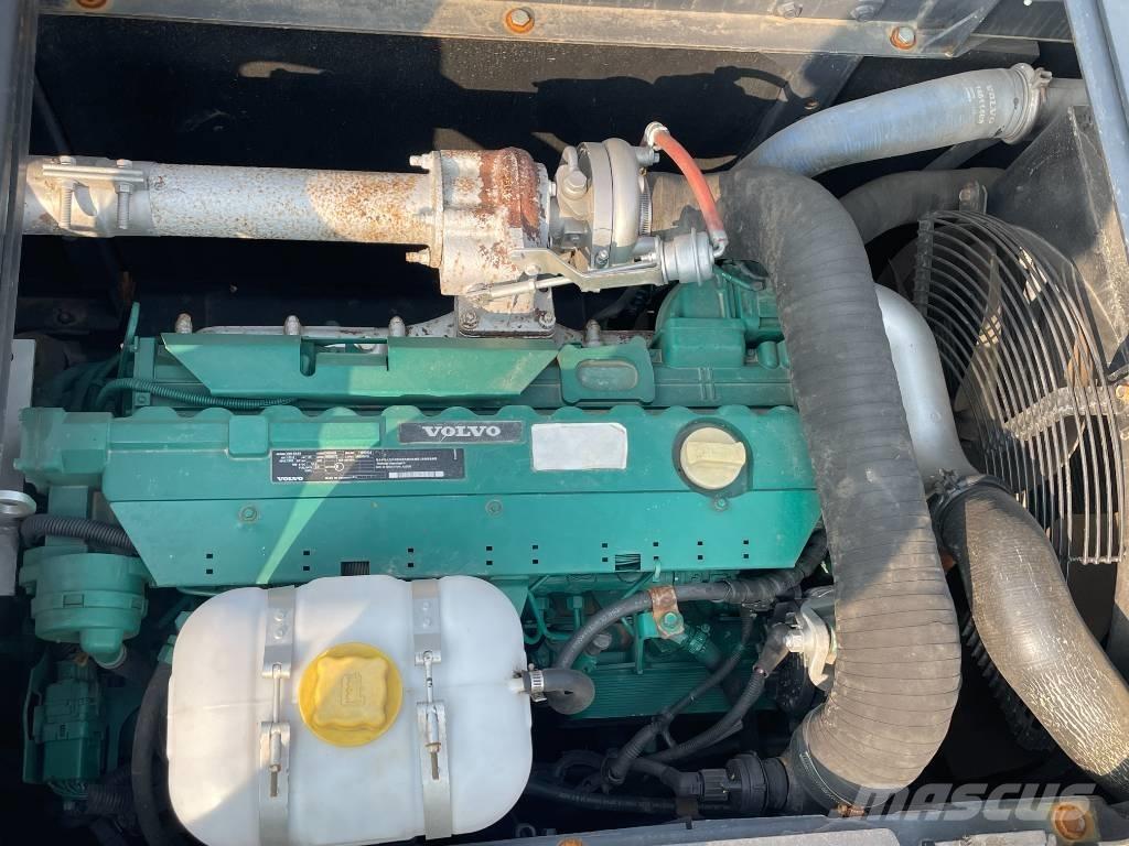 Volvo EC 210 Гусеничні екскаватори