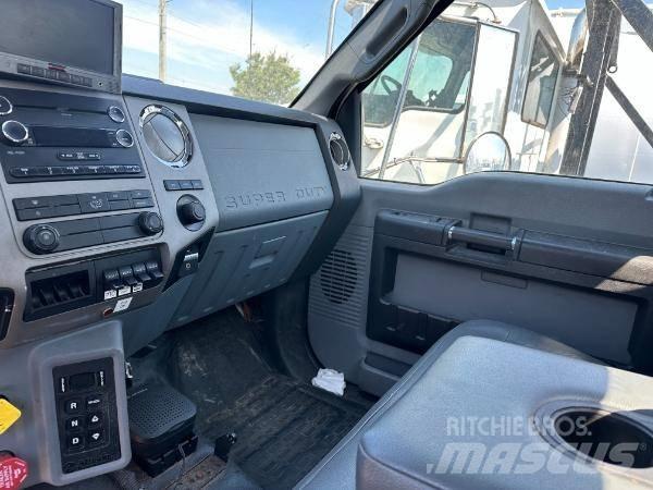 Ford F 750 Сміттєвози