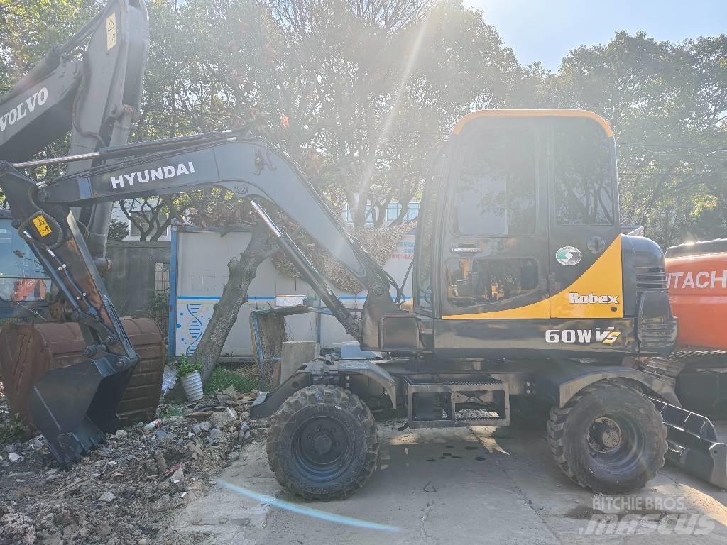 Hyundai R60W Колісні екскаватори