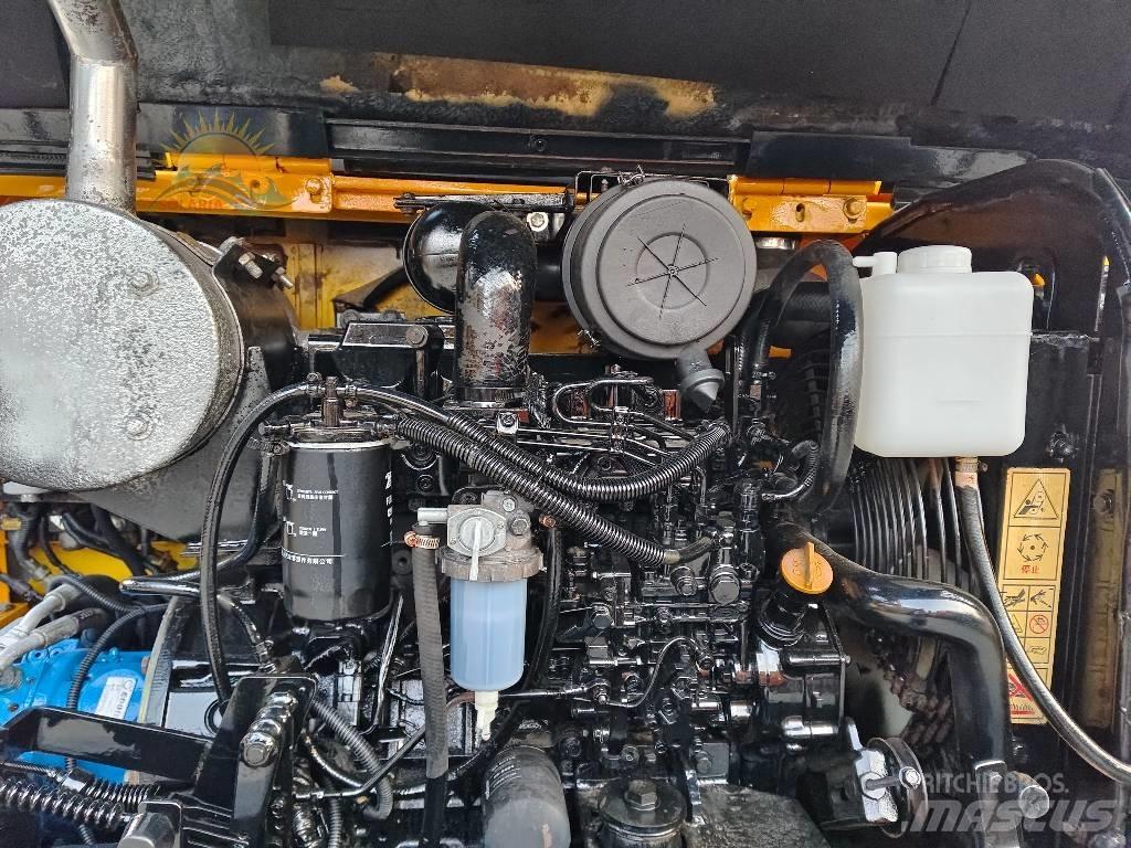 Hyundai R60W Колісні екскаватори