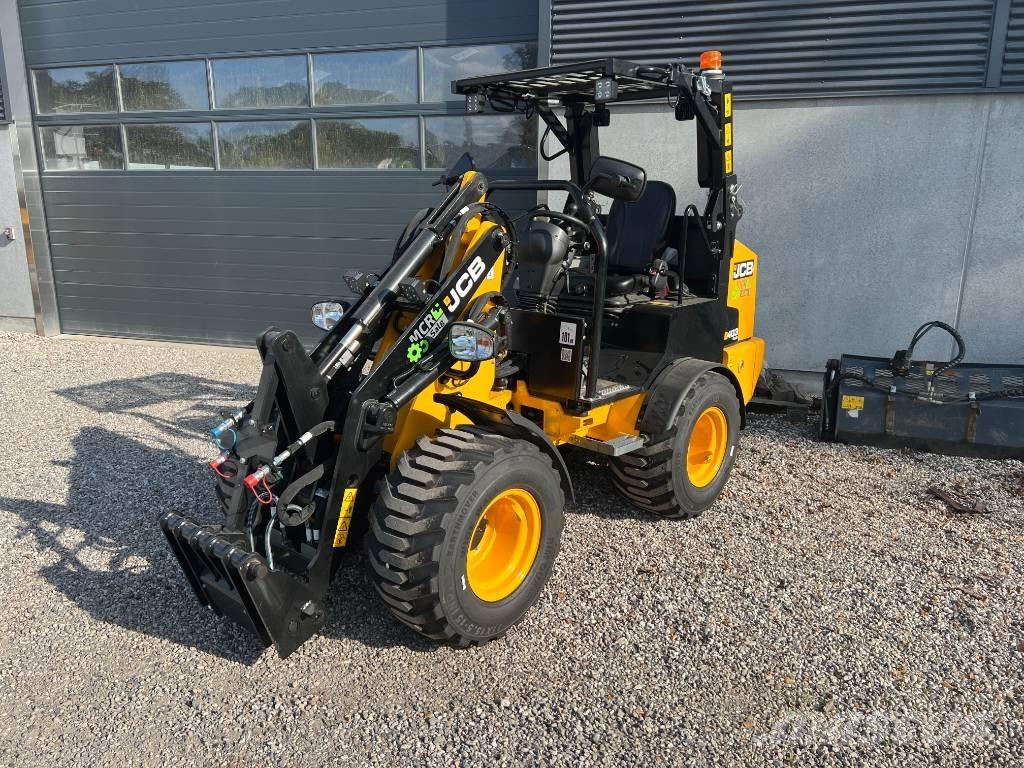 JCB 403 Plus Малі навантажувачі