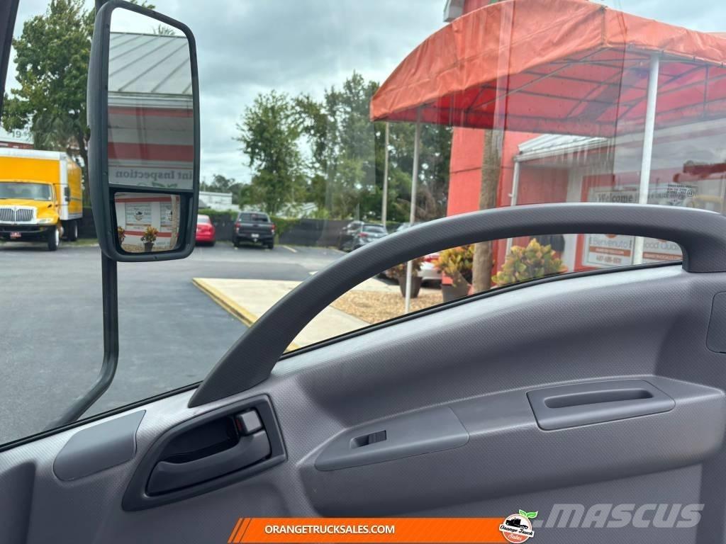 Isuzu NQR Фургони
