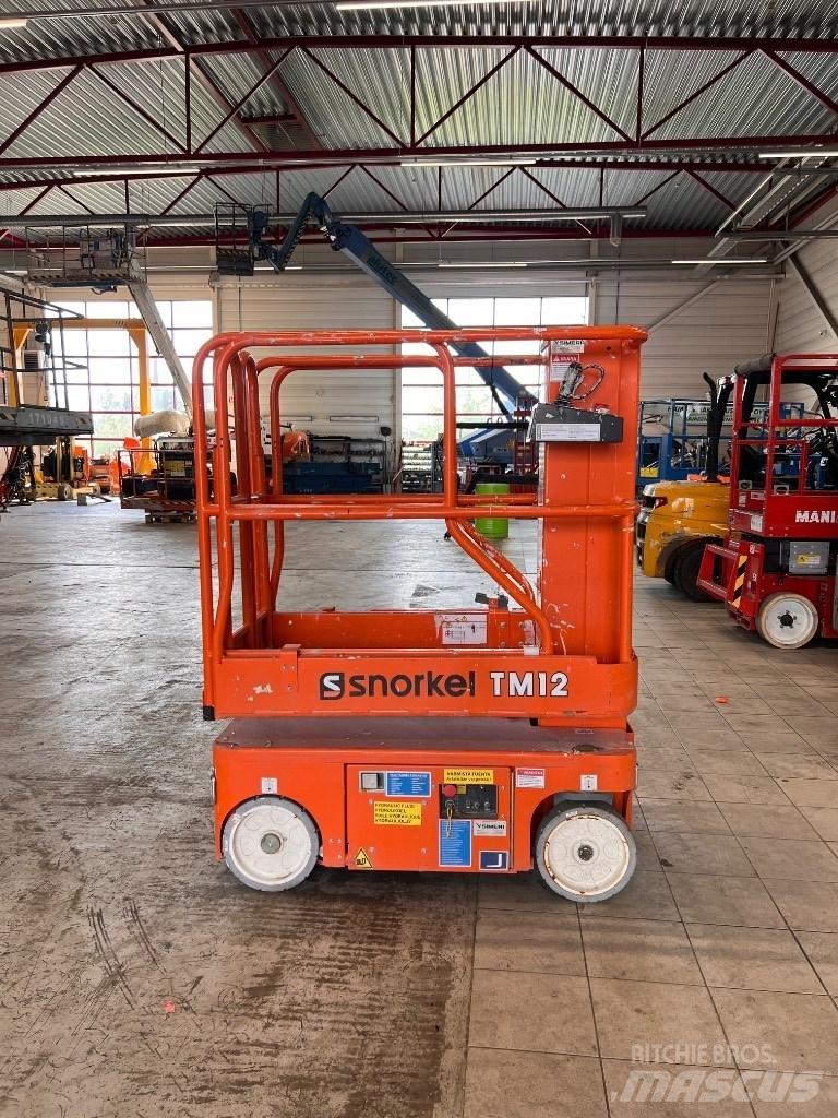 Snorkel TM 12 Вертикальні щоглові підйомники