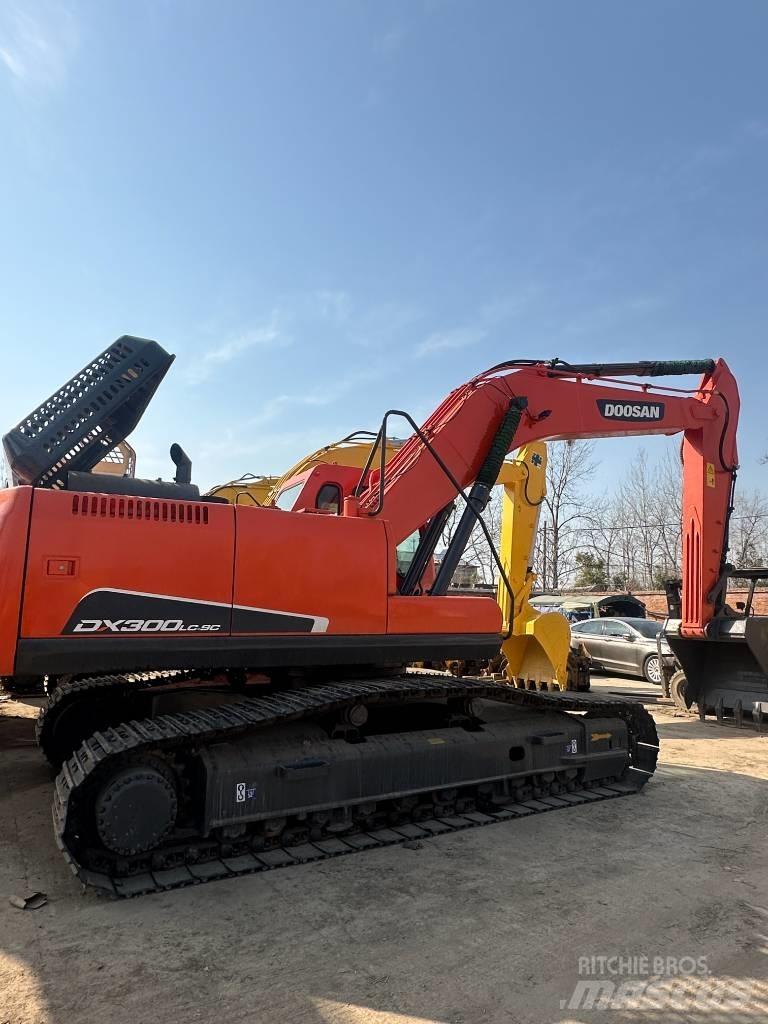 Doosan DX 300 Гусеничні екскаватори
