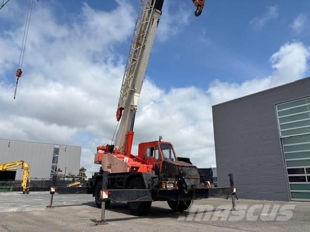 Tadano TR 300 EX автокрани всюдиходи