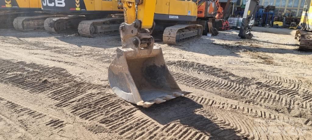 JCB JS 145 LC Plus Гусеничні екскаватори